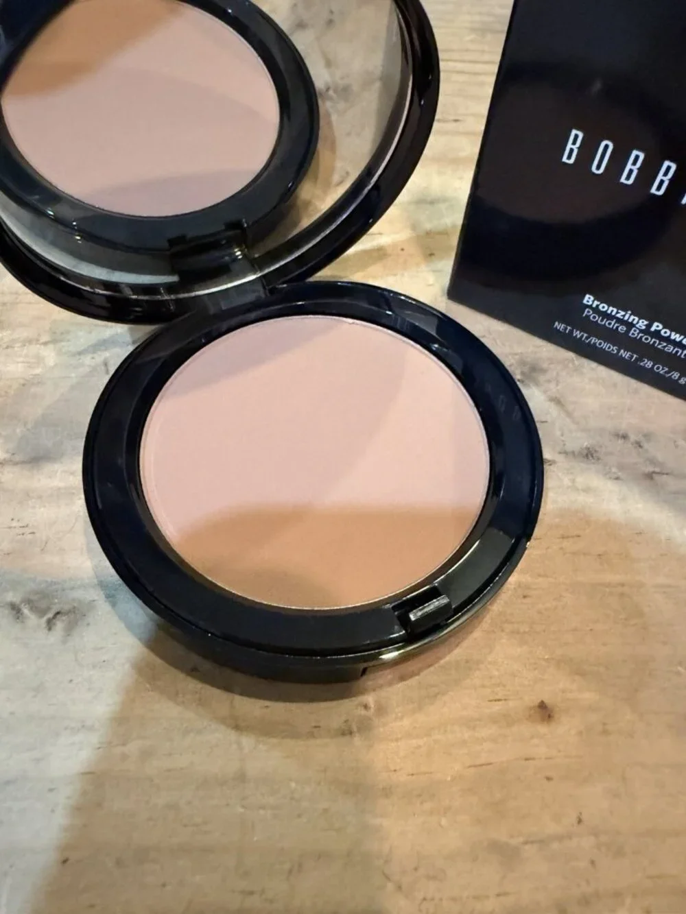 Bobbi Brown Bronzing Powder Shade Golden Light  0.31 oz / 9 g New In Box